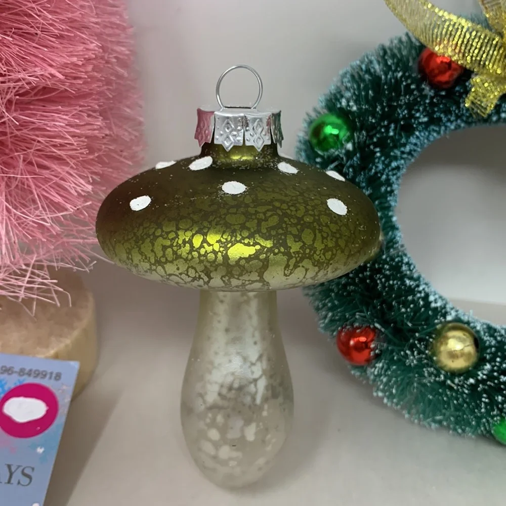 5 pc Christmas decor ornament lot Tree Wreath Elf Santa cup glass mushroom NEW - Picture 4 of 17